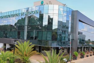 cfm-estuda-usar-enamed-para-conceder-registro-profissional