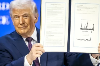 donald-trump-assina-carta-de-criacao-do-conselho-da-paz