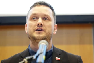 groenlandia-admite-maior-presenca-militar-e-quer-“dialogo-pacifico”