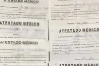 homem-e-preso-por-suspeita-de-liderar-esquema-de-atestados-falsos-no-rj