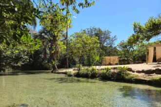 aguas-cristalinas-e-areia-branca:-conheca-o-‘caribe-do-cerrado’-ponto-turistico-entre-aurora-do-to-e-lavandeira
