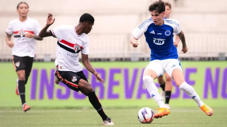 cruzeiro-conta-com-golaco,-bate-o-sao-paulo-em-jogo-equilibrado-e-conquista-o-titulo-da-copinha