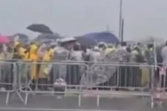 apoiadores-de-bolsonaro-sao-atingidos-por-raio;-ha-8-feridos-graves