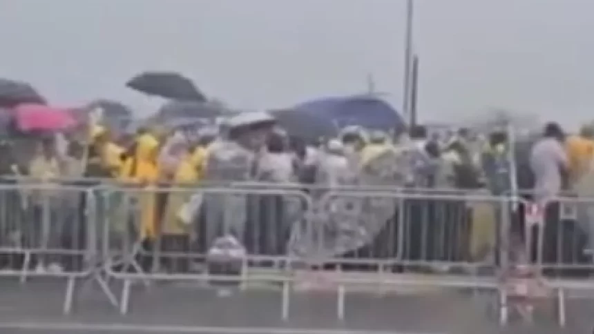 apoiadores-de-bolsonaro-sao-atingidos-por-raio;-ha-8-feridos-graves