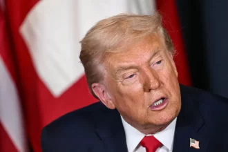 sob-pressao-de-acoes-do-ice,-trump-diz-estar-‘revisando-tudo’-apos-2a-morte-no-mes