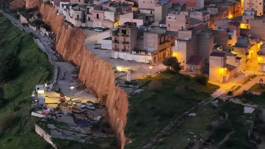 tempestade-coloca-localidade-da-sicilia-(literalmente)-a-beira-do-abismo