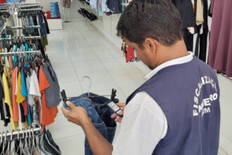agencia-de-metrologia-fiscaliza-comercio-textil-e-orienta-consumidores-sobre-compras-de-roupas