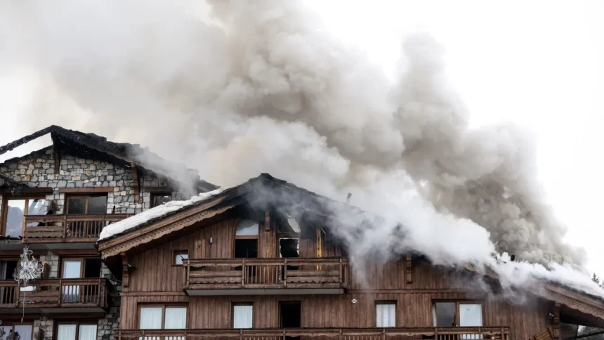 incendio-evacua-300-pessoas-de-hotel-de-luxo-nos-alpes-franceses