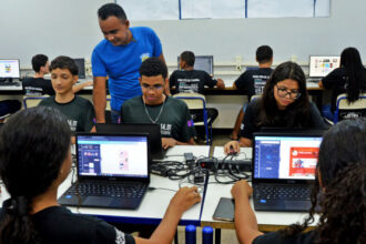 investimentos-do-governo-do-tocantins-em-tecnologia-elevam-conectividade-das-escolas-estaduais-para-89,1%,-acima-da-media-regional-e-nacional