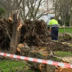 tempestade-em-portugal-mata-cinco-pessoas,-provoca-apagao-e-deslizamentos