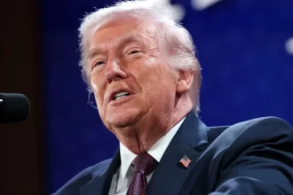 trump-chama-powell-de-‘idiota’-e-renova-escalada-de-pressao-contra-fed-por-cortes-de-juros