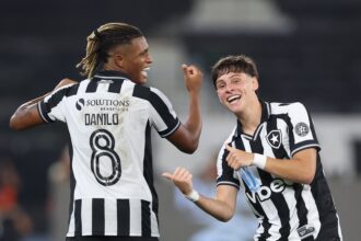 com-noite-brilhante-de-danilo-e-montoro,-botafogo-atropela-o-cruzeiro-na-estreia-do-brasileiro