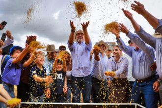 governador-wanderlei-barbosa-destaca-forca-produtiva-do-tocantins-durante-abertura-nacional-da-colheita-da-soja,-em-porto-nacional