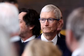 apesar-de-lucros-recorde,-lider-da-apple-admite-preocupacao-com-2026