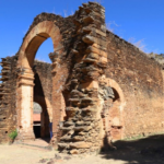 igreja-em-pedra-construida-no-periodo-colonial-preserva-tracos-unicos-no-to