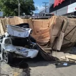 caminhao-desgovernado-atinge-oito-veiculos-em-avenida-de-sc