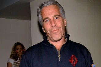 testamento-de-jeffrey-epstein-e-revelado:-queria-deixar-ilha-a-namorada