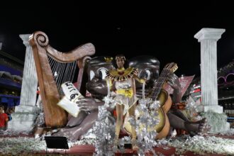 escolas-de-samba-mirins:-veja-como-inscrever-os-pequenos-para-desfilar-gratuitamente-na-sapucai