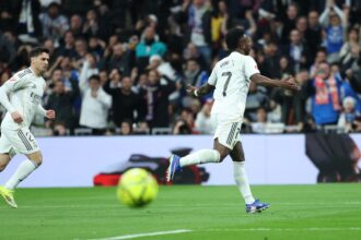 vini-jr.-faz-golaco-em-vitoria-do-real-madrid:-‘estou-feliz-com-o-esforco-dele’,-diz-treinador