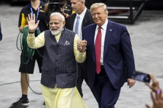 trump-anuncia-acordo-comercial-entre-eua-e-india,-que-vai-parar-de-comprar-petroleo-da-russia