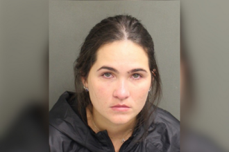 mulher-do-sertanejo-henrique-foi-presa-na-propria-casa-apos-fugir-de-abordagem,-em-orlando,-nos-eua