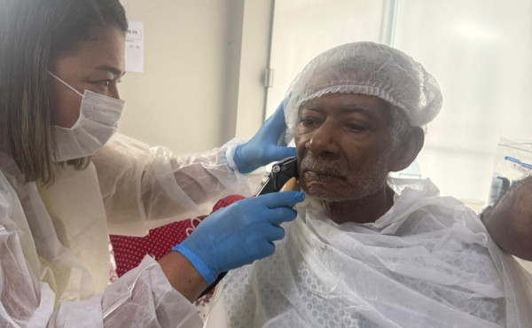 ses/to-promove-dia-da-beleza-no-hospital-regional-de-porto-nacional-para-pacientes-internados