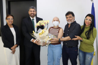 servidora-da-ssp/to-e-recebida-com-homenagens-apos-vencer-batalha-contra-o-cancer