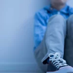 dez-homens-sao-indiciados-por-drogar-e-estuprar-menino-de-5-anos-na-franca