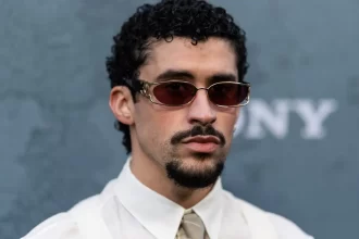 apos-discurso-de-bad-bunny-contra-o-ice,-porta-voz-da-casa-branca-ironiza-protesto