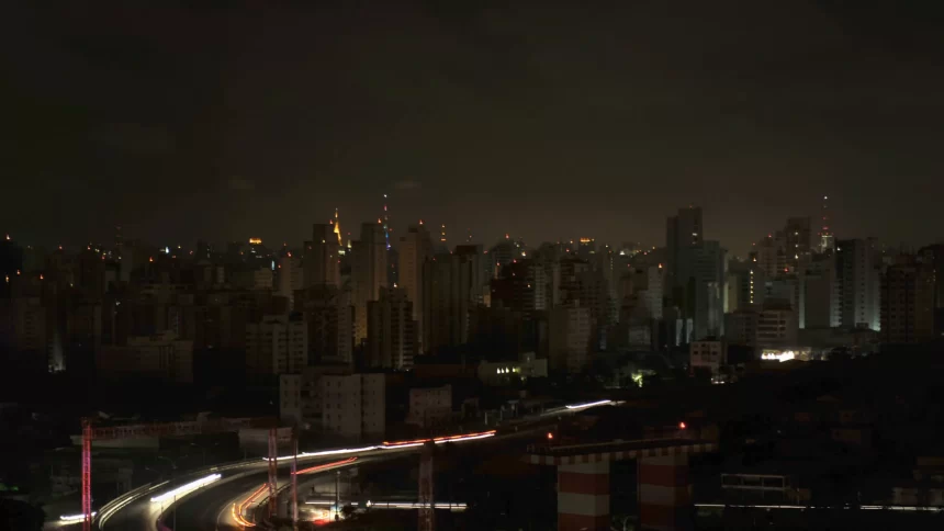 apagao-atinge-regiao-central-de-sp-e-deixa-19-mil-sem-luz;-nao-ha-previsao-de-retorno