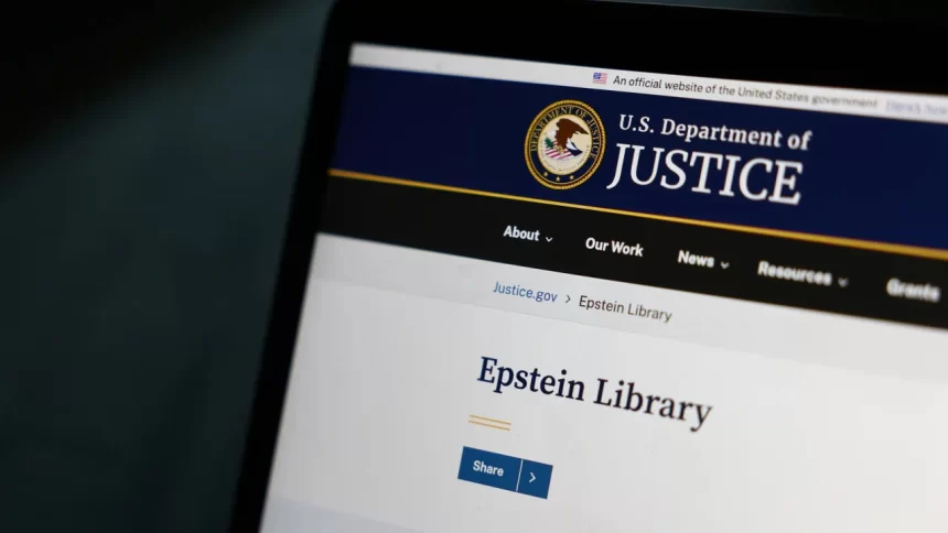 divulgado-video-que-epstein-gravou-as-escondidas-quando-estava-detido