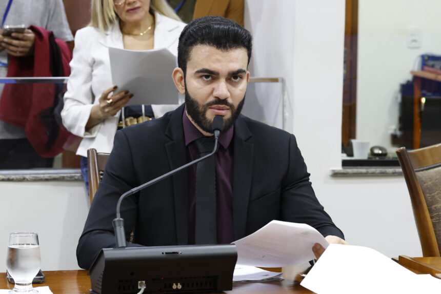 leo-barbosa-solicita-inclusao-em-lei-para-regulamentar-acumulacao-de-cargos-de-policiais-penais