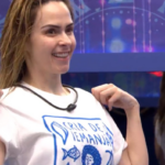 no-‘bbb-26’,-ana-paula-renault-veste-camisa-com-frase-‘cria-de-iemanja’-e-celebra-dia-da-rainha-do-mar-atrasado