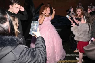 aniversario-de-luxo-de-menina-gera-polemica-com-cobranca-de-ingresso