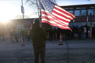 pai-diz-que-filho-de-5-anos-preso-pelo-ice-tem-pesadelos-e-acorda-chorando