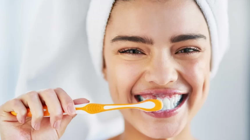 veja-5-dicas-de-como-manter-os-cuidados-com-a-higiene-bucal-nas-ferias
