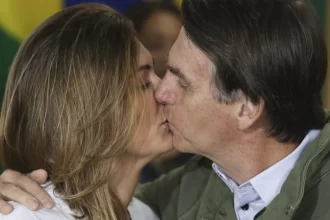 bolsonaro-manda-carta-de-amor-a-michelle:-“te-amo-para-sempre”