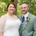 estranhos-entram-em-‘grupo-para-pessoas-chatas’-para-passar-o-tempo,-apaixonam-se-e-se-casam