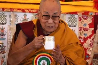 dalai-lama-nega-qualquer-vinculo-apos-citacoes-em-arquivos-de-epstein