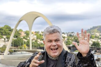 milton-cunha,-que-e-rei-dos-bordoes-carnavalescos,-inventa-mais-um:-”pororoquesco’-e-o-novo-‘mesopotamico”