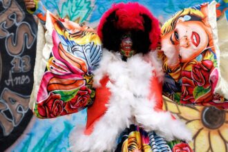 mulheres-bate-bolas,-brilhetes-de-anchieta-conquistam-espaco-na-rua