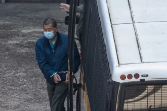 taiwan-condena-pena-de-20-anos-a-jimmy-lai-e-acusa-repressao-chinesa