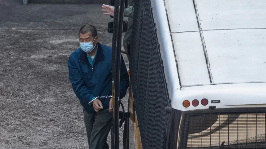 taiwan-condena-pena-de-20-anos-a-jimmy-lai-e-acusa-repressao-chinesa