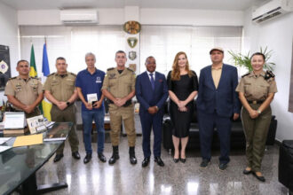 policia-militar-recebe-visita-de-comitiva-internacional-para-fortalecer-cooperacao-academica-e-institucional
