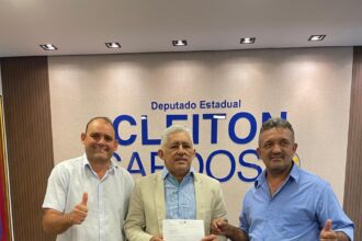 cleiton-cardoso-une-forcas-politicas-e-garante-avanco-na-saude-de-barrolandia