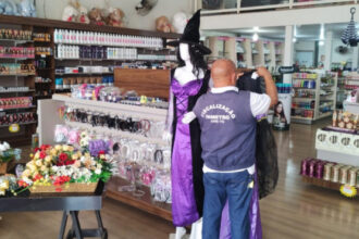 metrologia-fiscaliza-comercio-e-orienta-consumidores-sobre-a-compra-de-produtos-carnavalescos