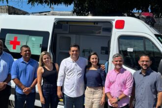 deputado-gutierres-torquato-entrega-ambulancia-de-r$-305-mil-para-reforcar-a-saude-de-gurupi