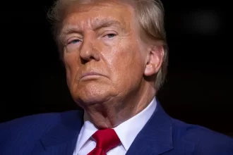 trump-ameaca-ira-com-envio-de-mais-um-porta-avioes