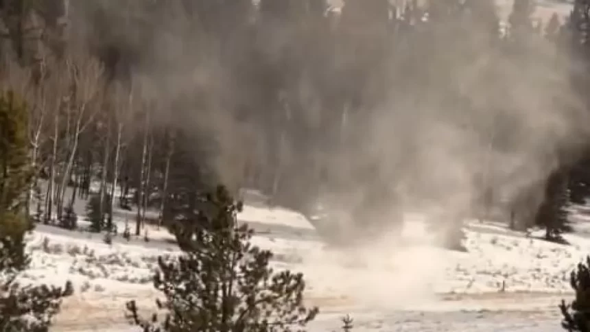 raro-“tornado-de-neve”-e-flagrado-em-video-nos-eua;-veja-as-imagens