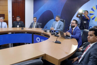 em-coletiva-de-imprensa,-policia-civil-apresenta-detalhes-da-investigacao-que-resultou-na-prisao-de-lideranca-criminosa-do-tocantins-no-rio-de-janeiro